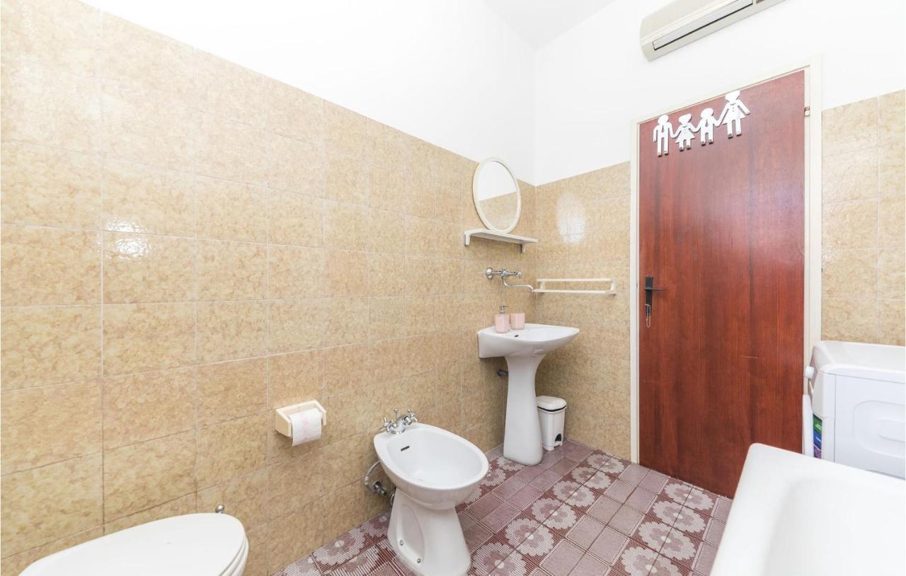 Nice Apartment In Kastel Stafilic With Sauna Kaštela Exteriör bild