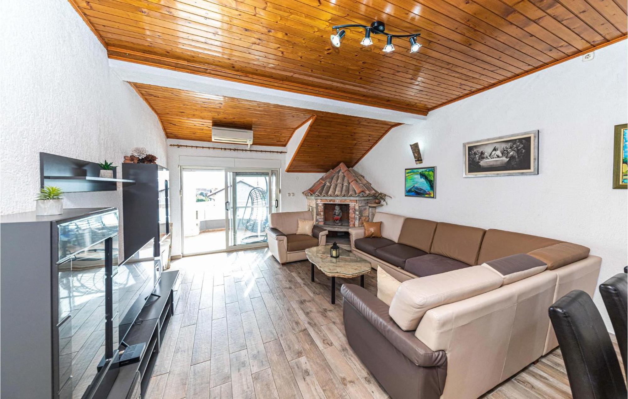 Nice Apartment In Kastel Stafilic With Sauna Kaštela Exteriör bild