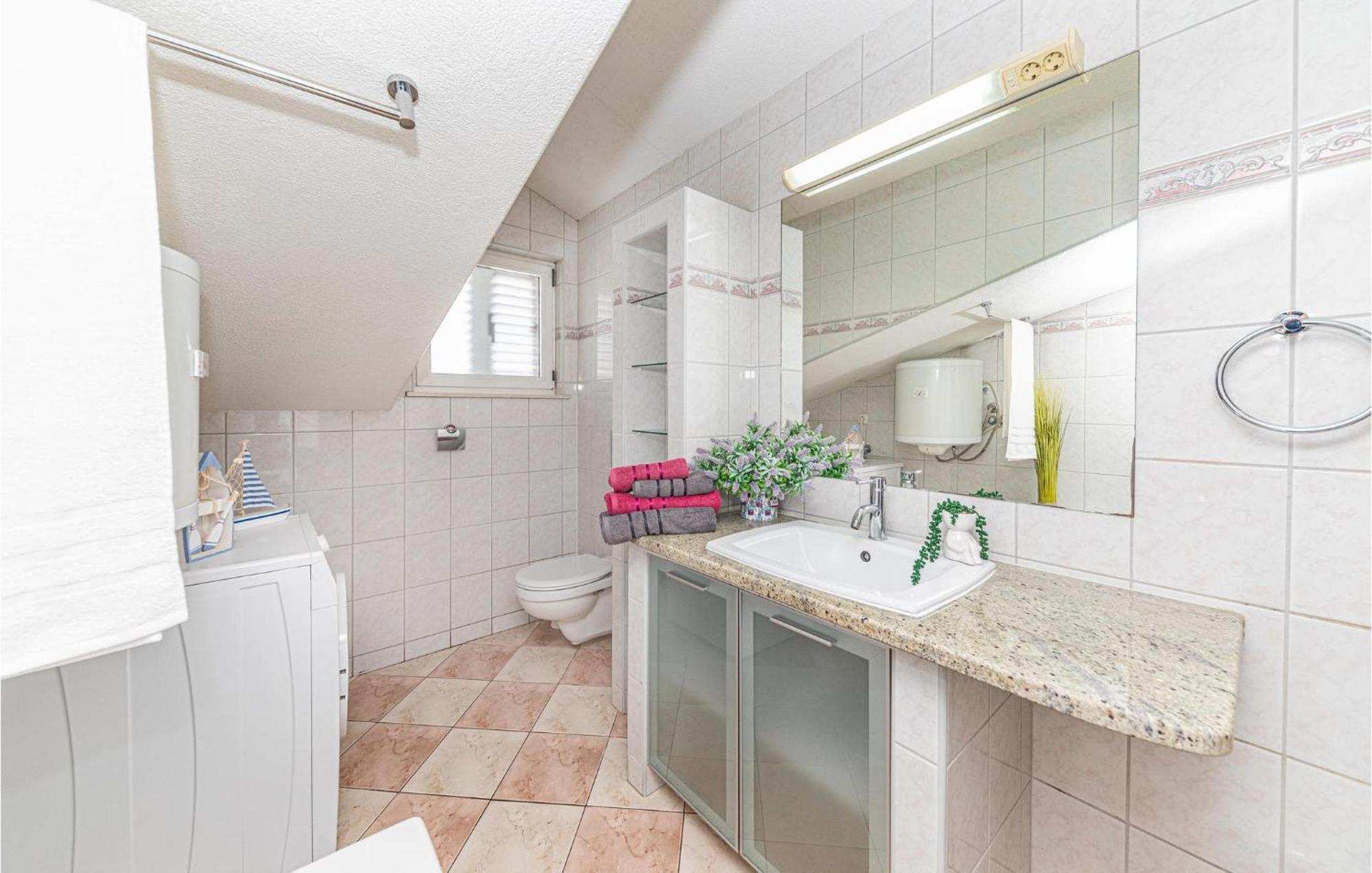 Nice Apartment In Kastel Stafilic With Sauna Kaštela Exteriör bild